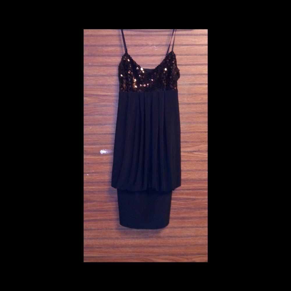 Dress - Picture 3 of 7